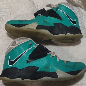 Nike Lebron soldier 7 shoes (size 8.5) LBJ James - Nike ID custom made
